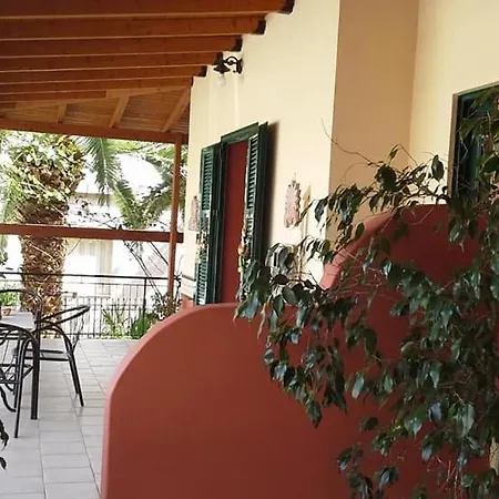 Manolis Апартаменты *