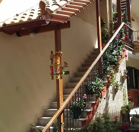 Manolis Apartman Toló